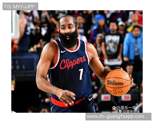 哈登缺席快船对阵太阳的比赛前夕现身母校观看篮球赛事引发热议 哈登缺席快船对阵太阳的比赛前夕现身母校观看篮球赛事引发热议