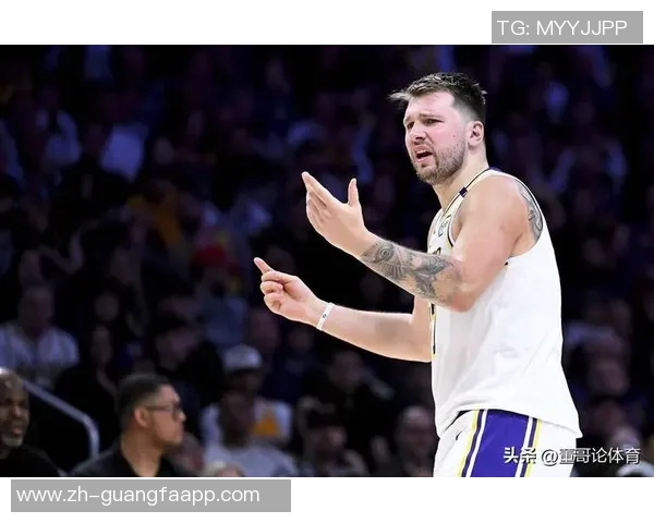 媒体人分析湖蜜对东契奇与华子态度差异如同恋爱关系中的偏见与期待 媒体人分析湖蜜对东契奇与华子态度差异如同恋爱关系中的偏见与期待