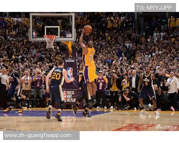 科比与里夫斯前五年得分对比新秀年均7分第五季飙升至285分